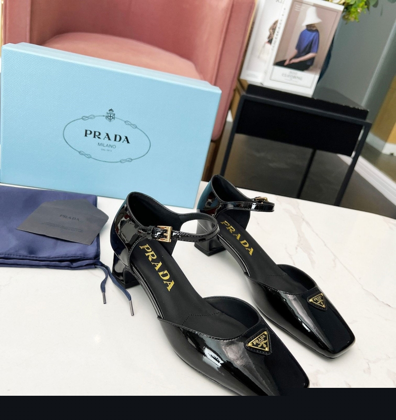 Pra*a sandals